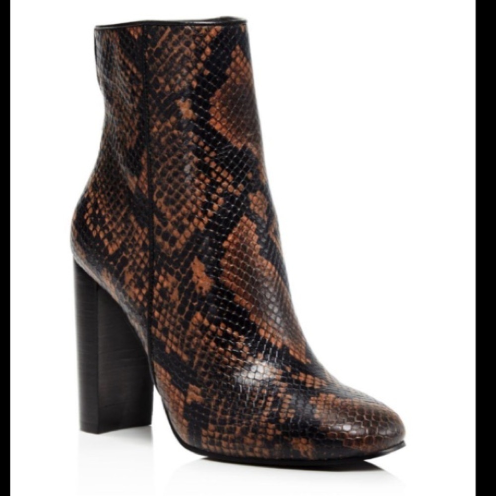 AQUA Soren Block Heel Brown Booties